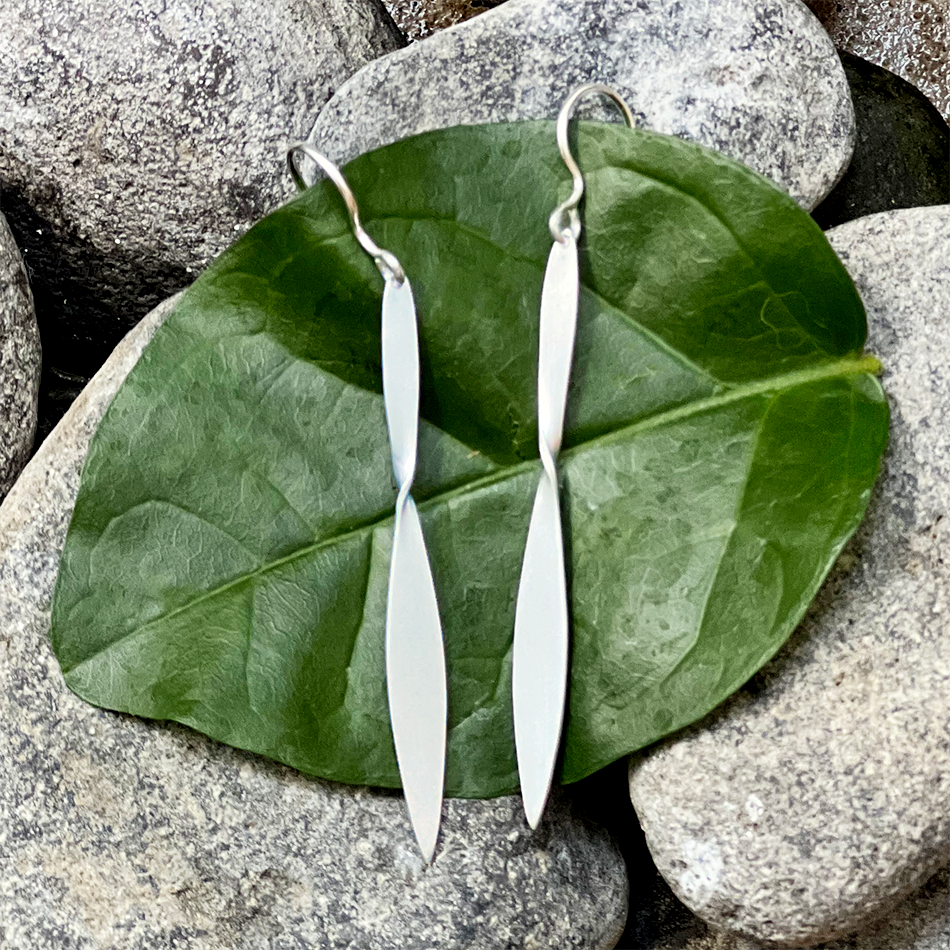 Elegant Point Earrings