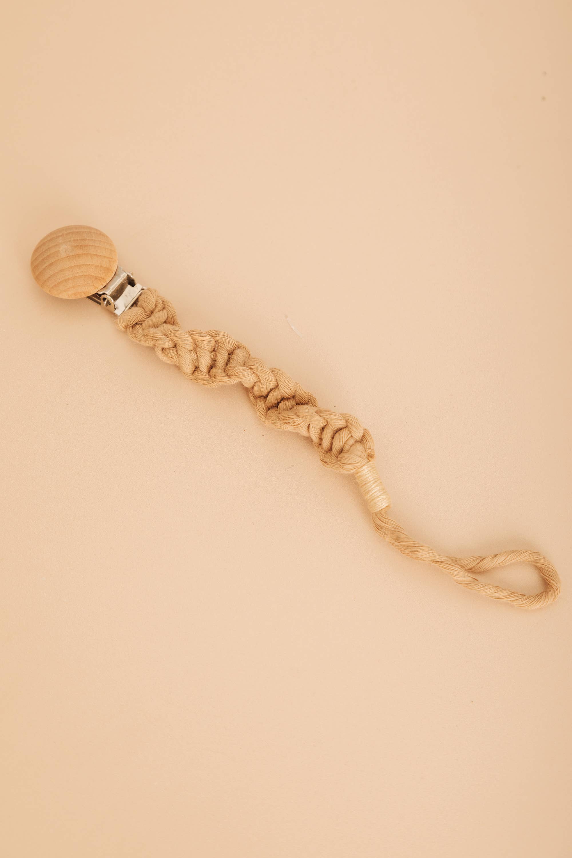 Macrame Paci Clip: Taupe