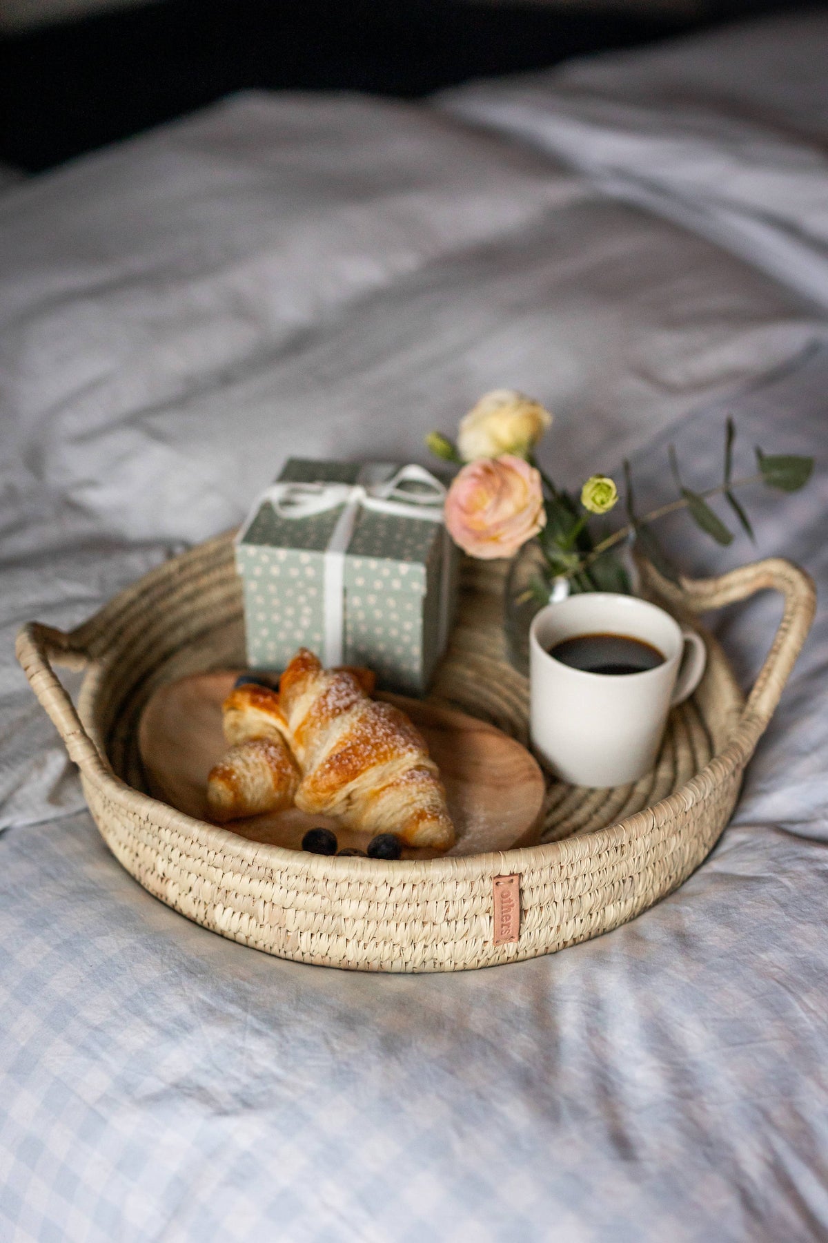 Round Leaf Tray with Handles