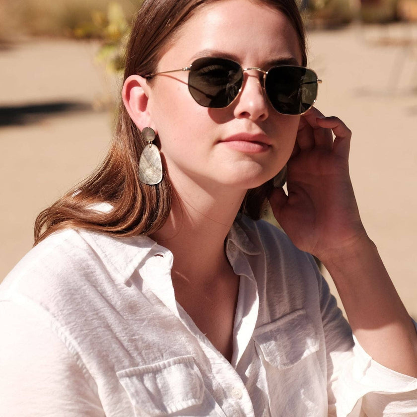 Black Stud Earrings - Mother of Pearl