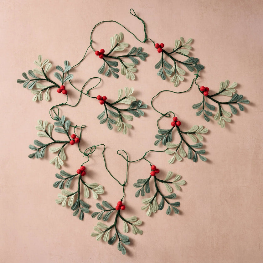 Ullasa Holly Silk Paper Garland