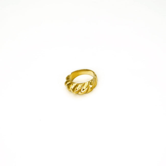 Lira Round Wave Ring: 8