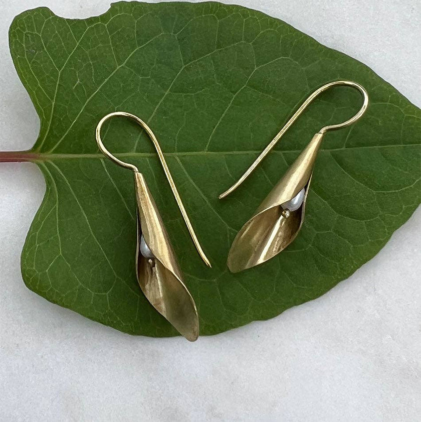 Sacred Lily Earrings - Brass