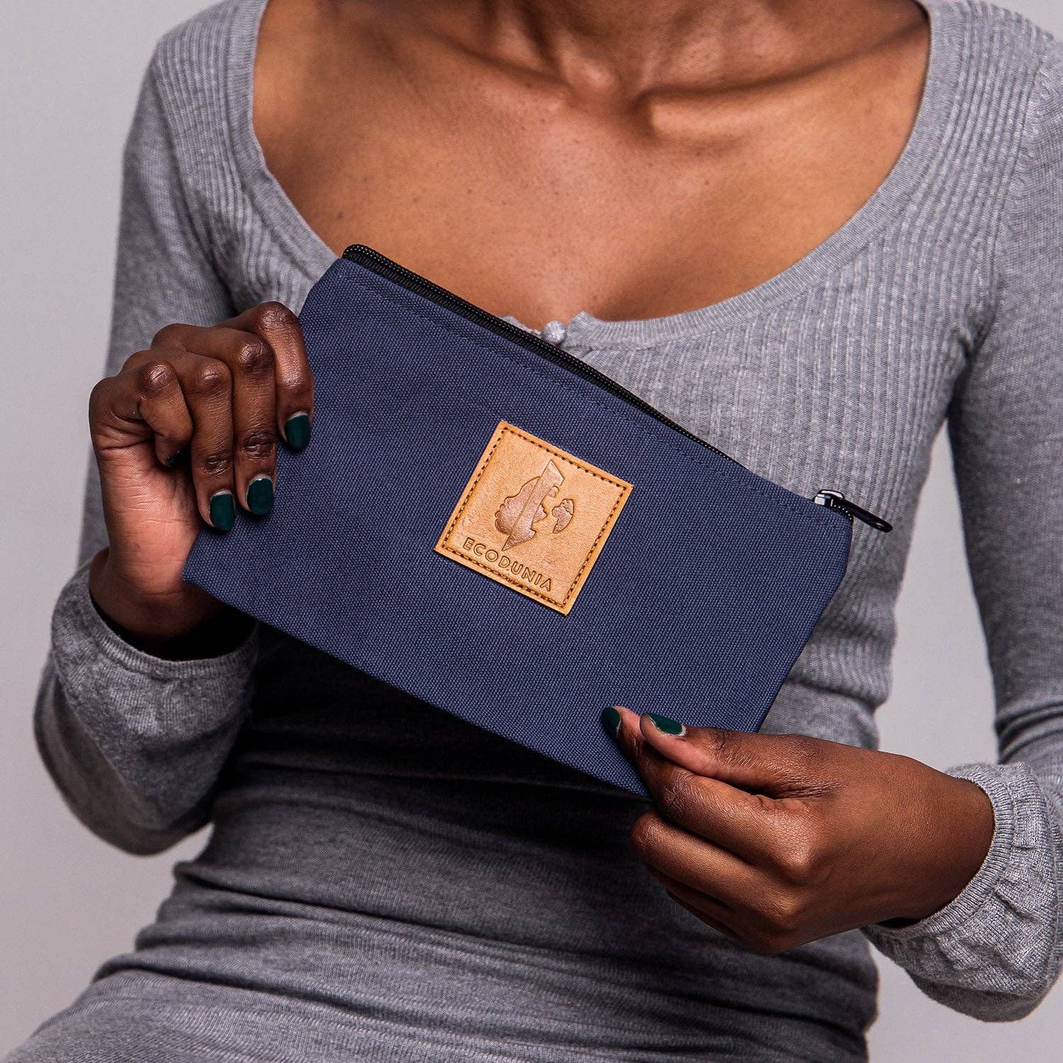 Canvas Pochi Pouch with Zipper – Elegant Evening Clutch Bag: Pale Blue