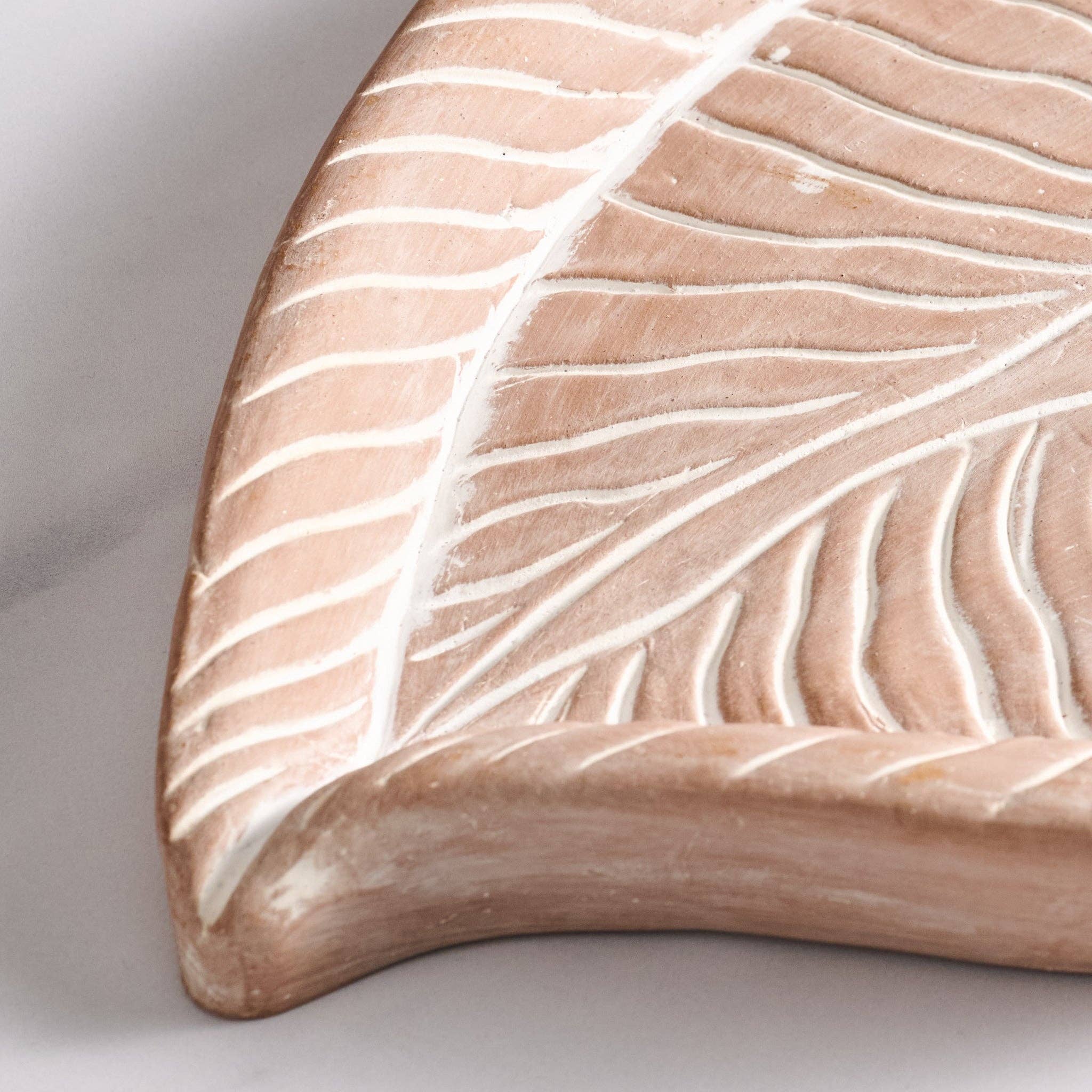 Pama Terracotta Leaf Bird Feeder