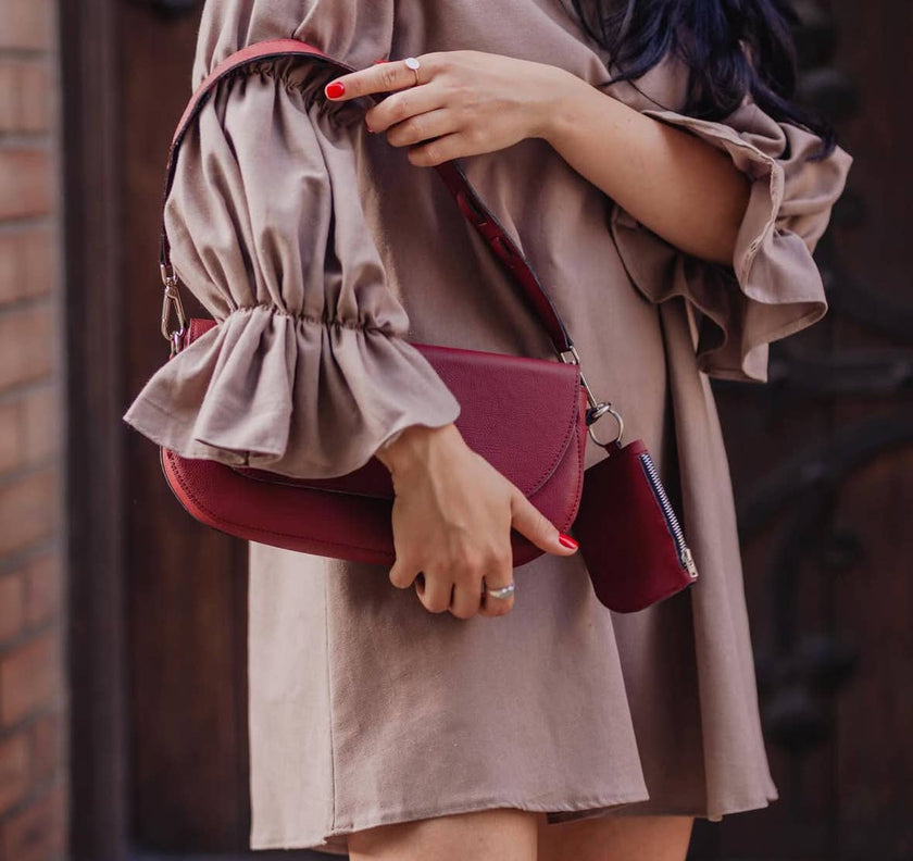 Apple Textile Clutch Bag: Burgundy
