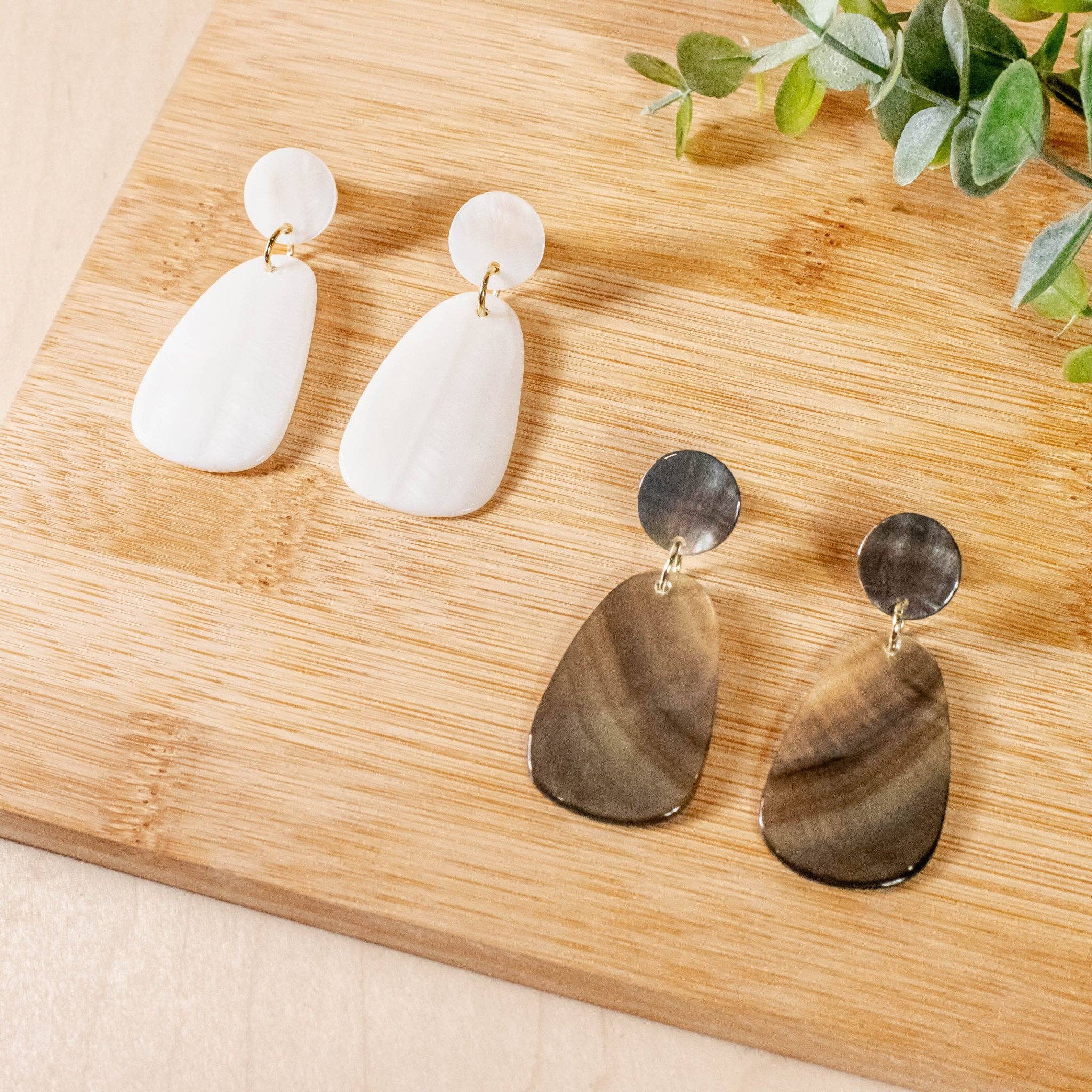 Black Stud Earrings - Mother of Pearl
