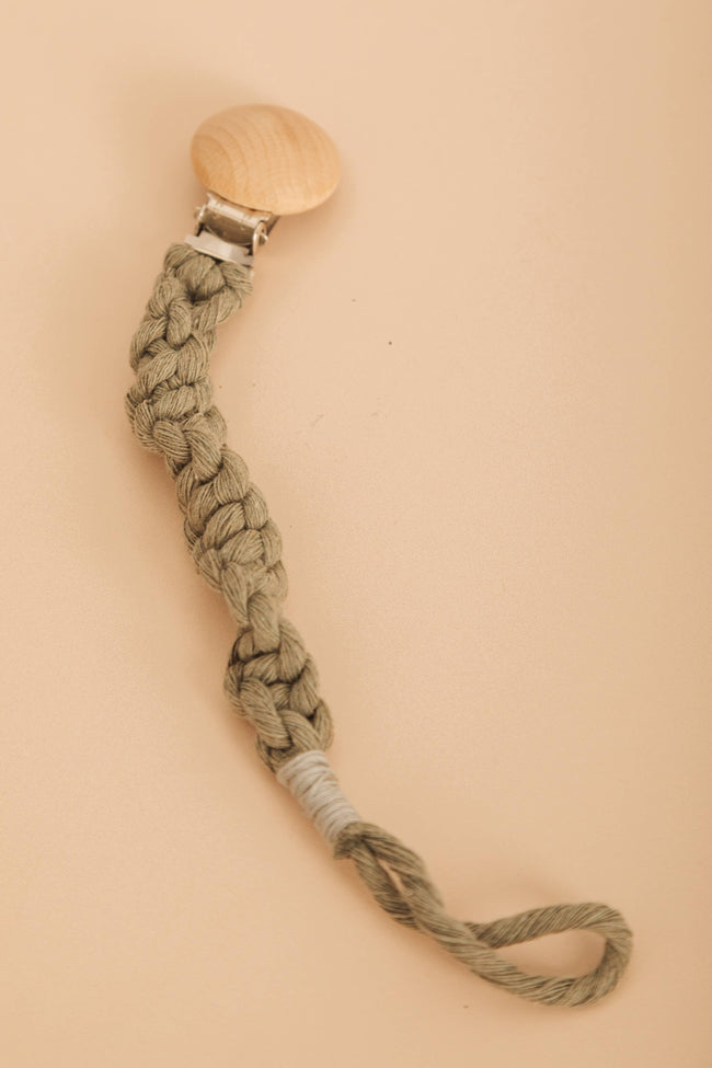 Macrame Paci Clip: Green