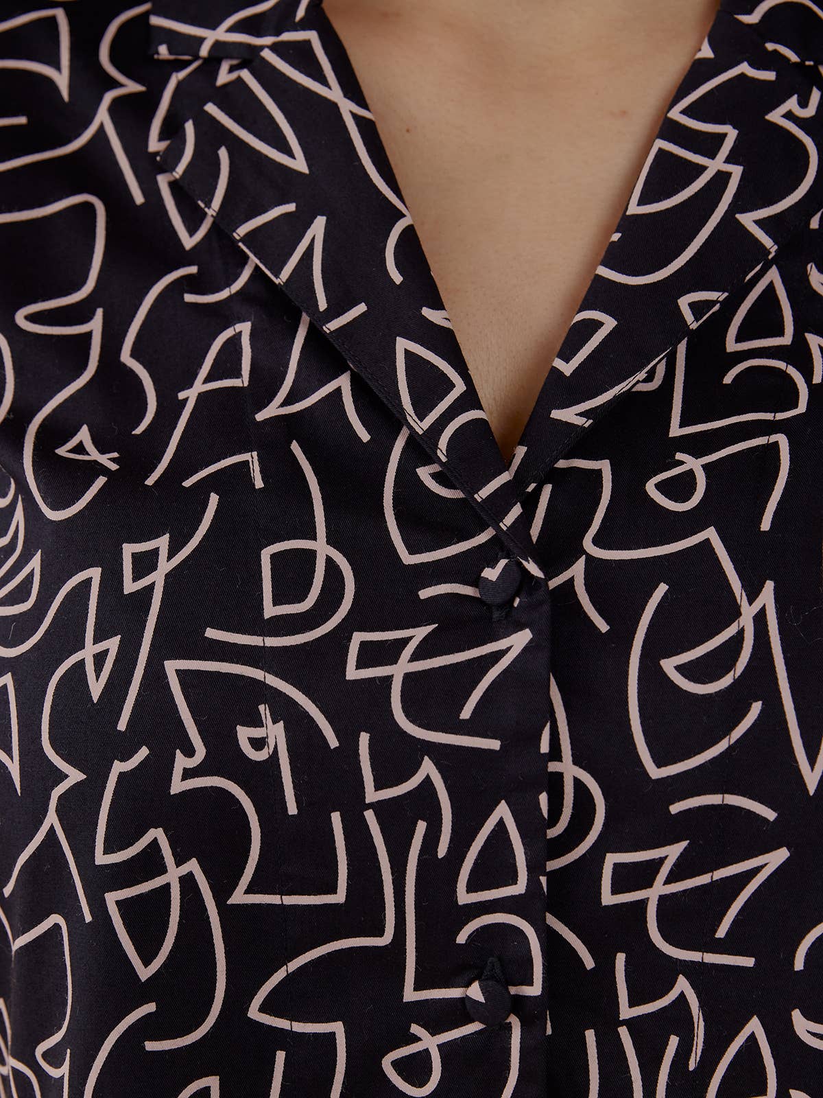 Camp Shirt Black Lines: Black Lines / XS