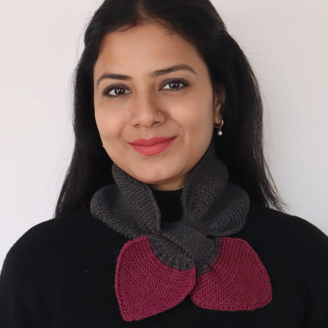 Butterfly Neck Scarf - Gray/Magenta